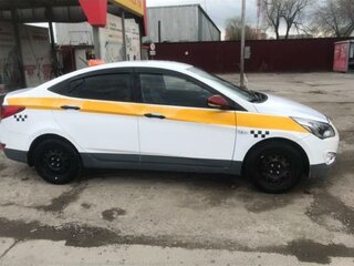 2016 Hyundai Solaris I Рестайлинг, красный, 1000000 рублей, вид 3