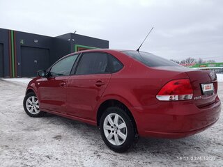 2010 Volkswagen Polo V, пурпурный, 732000 рублей, вид 2
