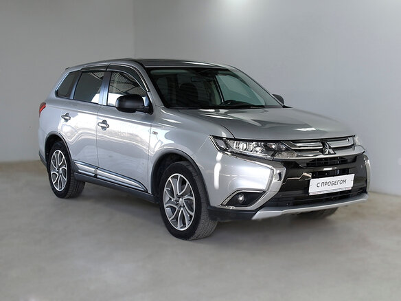 2017 Mitsubishi Outlander III Рестайлинг 2, серебристый - вид 2