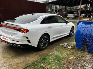 2021 Kia K5 III, белый, 2600000 рублей, вид 4
