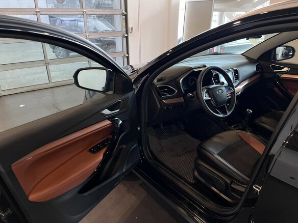 2025 Lada (ВАЗ) Vesta SW Cross I Рестайлинг (NG), чёрный, 1510000 рублей - вид 20