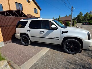 2011 Cadillac Escalade III, белый, 2200000 рублей, вид 2
