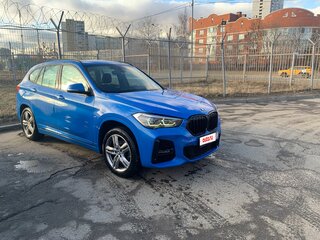 2020 BMW X1 20i xDrive II (F48) Рестайлинг, синий, 3700000 рублей, вид 2