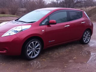 2012 Nissan Leaf I (ZE0/AZE0), пурпурный, 760000 рублей, вид 5