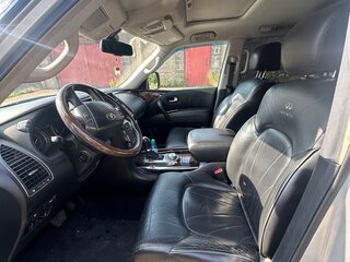 2012 Infiniti QX56 II, серебристый, 1800000 рублей, вид 2