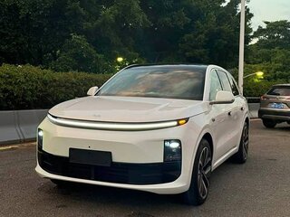 2025 Li Auto (Lixiang) L6 I, серебристый, 5500000 рублей, вид 3