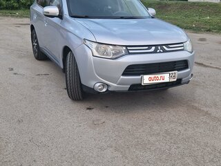 2012 Mitsubishi Outlander III, серебристый, 1735000 рублей, вид 1