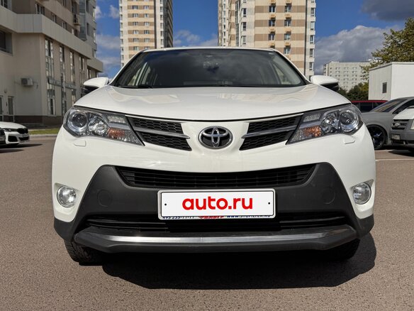 2015 Toyota RAV4 IV (XA40), белый, 1985000 рублей - вид 3