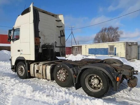 2013 Volvo FH, белый, 4000000 рублей, вид 4
