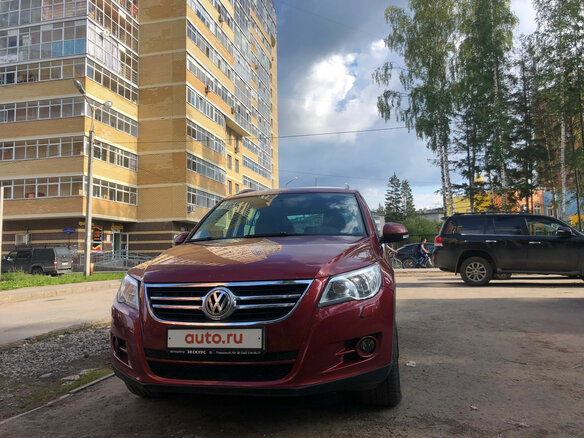 2011 Volkswagen Tiguan I, красный - вид 6