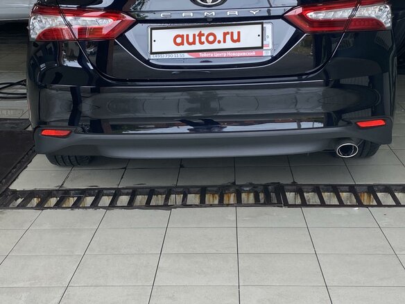 2019 Toyota Camry VIII (XV70), чёрный - вид 2