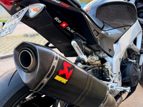 2019 Aprilia Tuono V4, чёрный, 1100000 рублей, вид 1