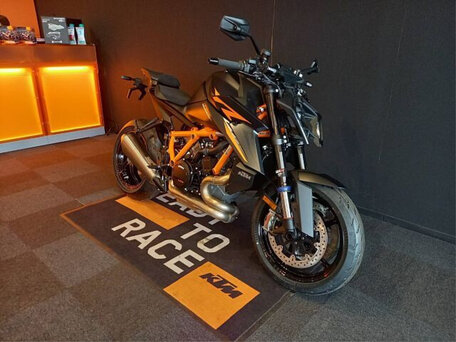 2024 KTM 1390 Super Duke R Evo, чёрный, 2250000 рублей, вид 2