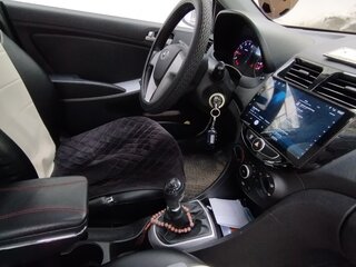 2013 Hyundai Solaris I, белый, 1050000 рублей, вид 5