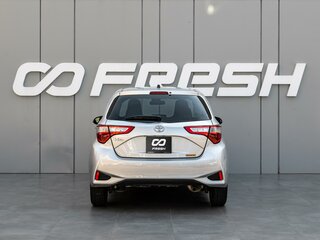 2019 Toyota Vitz III (XP130) Рестайлинг 2, серый, 985000 рублей, вид 4