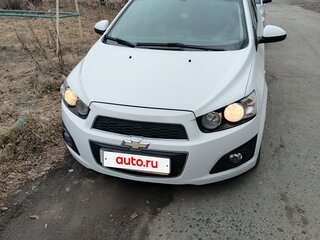 2014 Chevrolet Aveo II, белый, 900000 рублей, вид 1