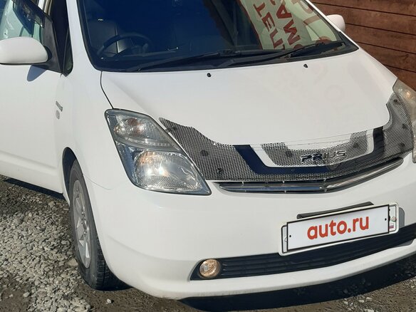 2008 Toyota Prius II Рестайлинг (XW20), белый, 950000 рублей - вид 1