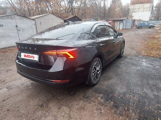 2021 Skoda Octavia IV (A8), чёрный, 2350000 рублей, вид 4
