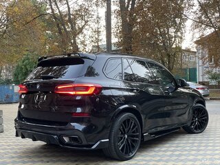 2019 BMW X5 30d IV (G05/G18), чёрный, 6100000 рублей, вид 4