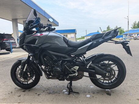 2018 Yamaha MT-09 Tracer (FJ-09), серый, 770000 рублей, вид 4