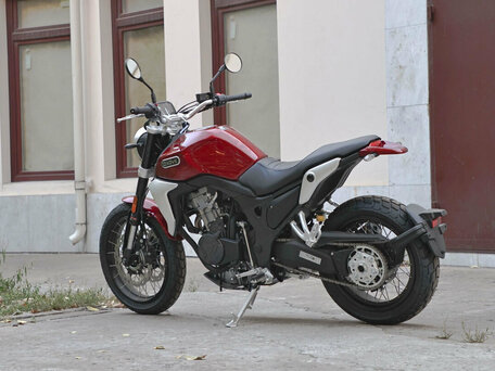 2024 Kove 500F Scrambler, чёрный, 524900 рублей, вид 3