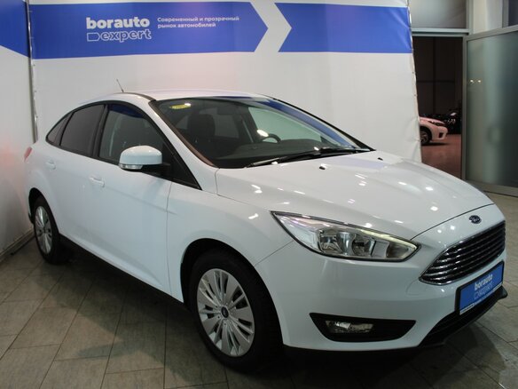 2018 Ford Focus III Рестайлинг, белый - вид 2