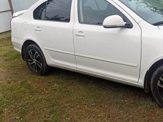 2012 Skoda Octavia II (A5) Рестайлинг, белый, 1150000 рублей, вид 5