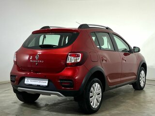 2021 Renault Sandero Stepway II Рестайлинг, красный, 1330000 рублей, вид 4