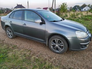 2009 Volkswagen Jetta V, серый, 590000 рублей, вид 3