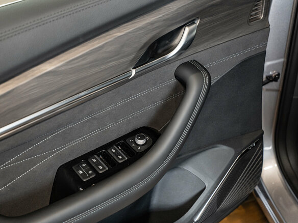 2026 Geely Monjaro I Рестайлинг, серый, 4954990 рублей - вид 15