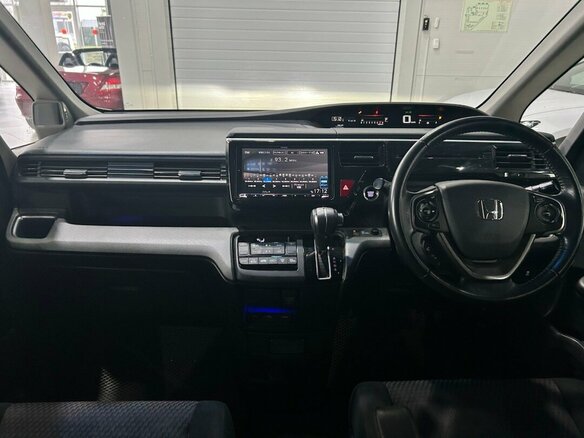 2015 Honda Stepwgn V, белый, 1649000 рублей - вид 13
