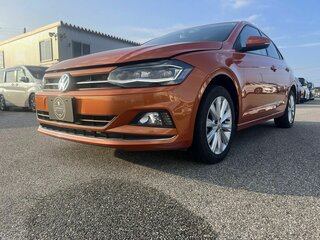 2018 Volkswagen Polo VI (EU Market), оранжевый, 1300000 рублей, вид 2