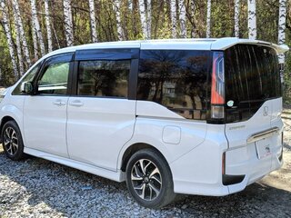 2018 Honda Stepwgn Spada V Рестайлинг, белый, 2495000 рублей, вид 2