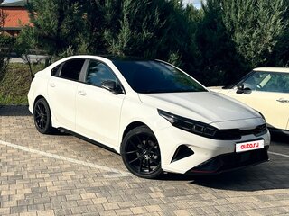 2022 Kia Cerato IV Рестайлинг, белый, 2500000 рублей, вид 1