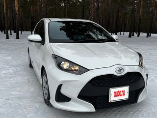 2020 Toyota Yaris IV, белый, 1100000 рублей, вид 1