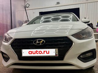 2018 Hyundai Solaris II, белый, 890000 рублей, вид 2