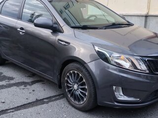 2014 Kia Rio 6-speed III, серый, 870000 рублей, вид 1