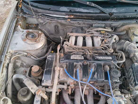 1992 Mazda 626 IV (GE), серебристый, 37000 рублей - вид 5