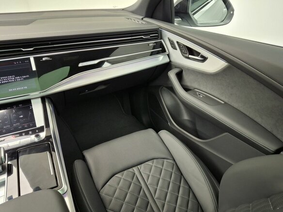 2026 Audi Q8 50 TDI I (4M) Рестайлинг, белый, 15150000 рублей - вид 8