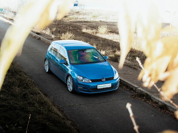 2013 Volkswagen Golf VII, голубой, 990000 рублей - вид 5