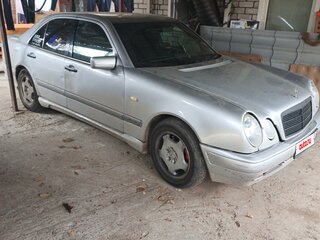 1997 Mercedes-Benz E-Класс 200 II (W210, S210), серебристый, 450000 рублей, вид 2