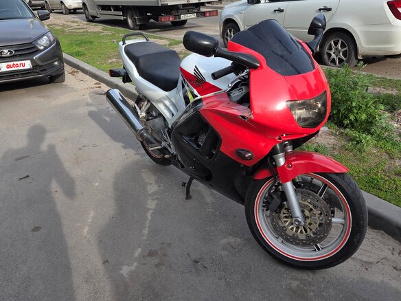 1996 Honda CBR 600F, белый, 300000 рублей - вид 4
