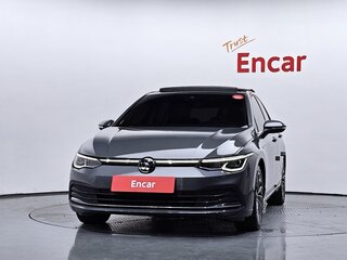 2022 Volkswagen Golf VIII, серый, 1990000 рублей, вид 2