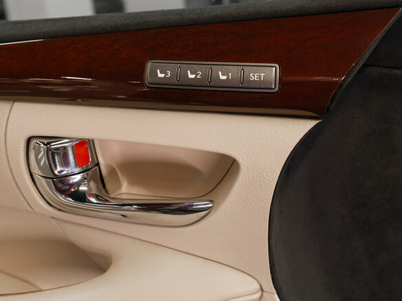 2013 Lexus LX 570 III Рестайлинг, чёрный, 4950000 рублей - вид 15
