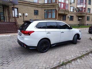 2022 Mitsubishi Outlander III Рестайлинг 3, белый, 3750000 рублей, вид 3