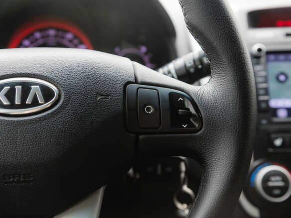 2010 Kia Ceed I Рестайлинг, серебристый, 600000 рублей - вид 16