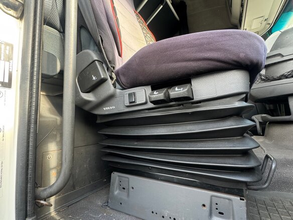 2011 Volvo FH, белый, 3000000 рублей - вид 20