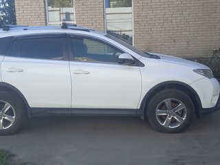 2015 Toyota RAV4 IV (XA40), белый, 2000000 рублей, вид 3