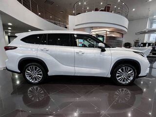2026 Toyota Highlander IV (XU70), белый, 6400000 рублей, вид 4