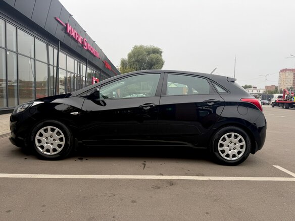 2013 Hyundai i30 II, чёрный - вид 16